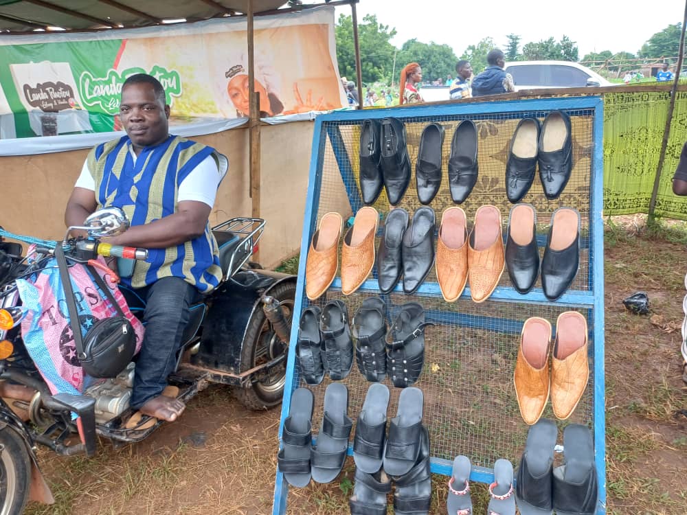Chaussures et sandales en cuir