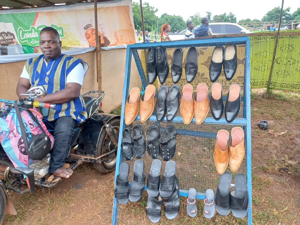 Chaussures et articles en cuir